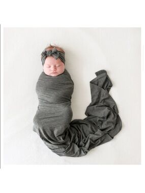 NWOT Posh Peanut Gray Knotted Headwrap - Soft Neutral Baby Accessory